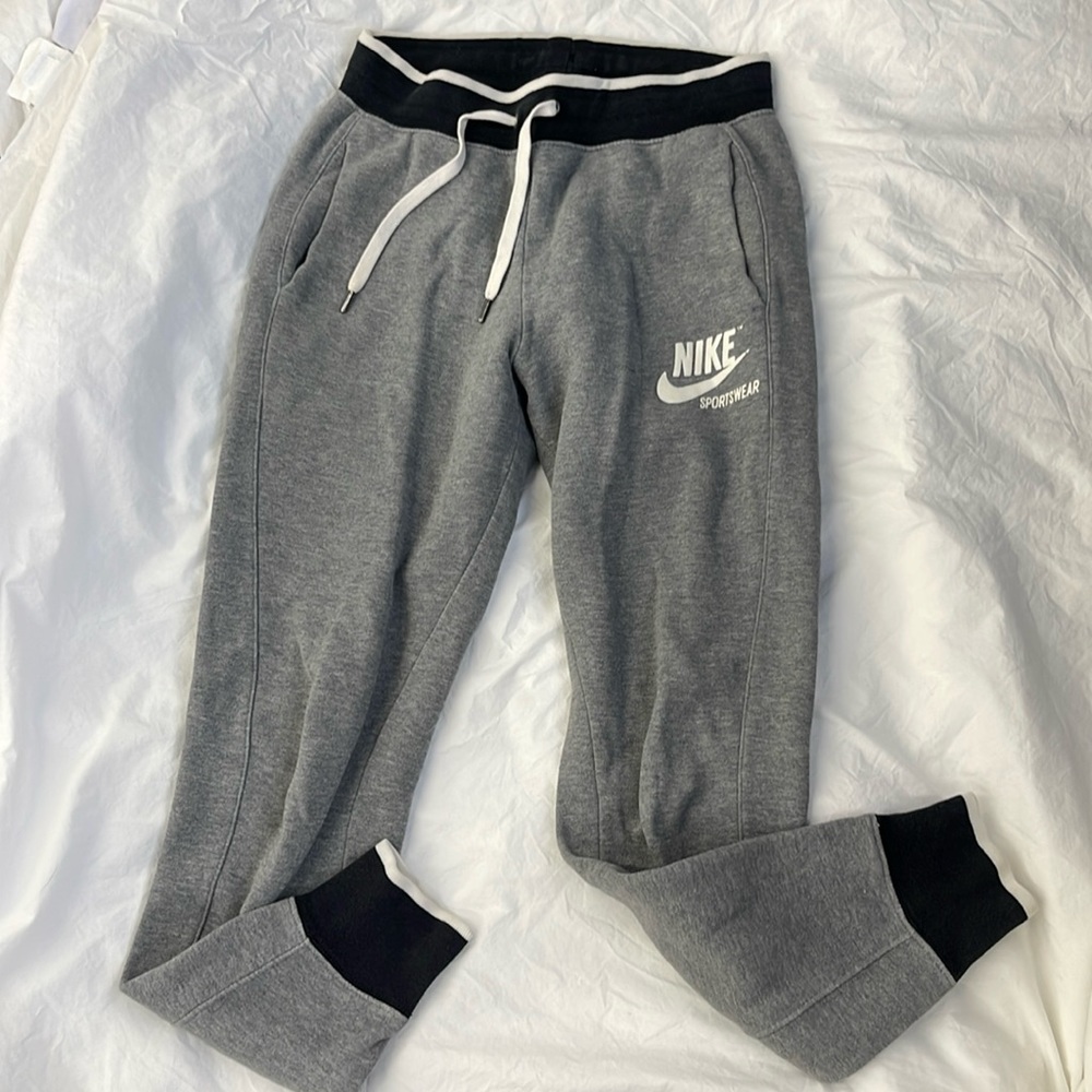 Nike xsmall joggers gray G1